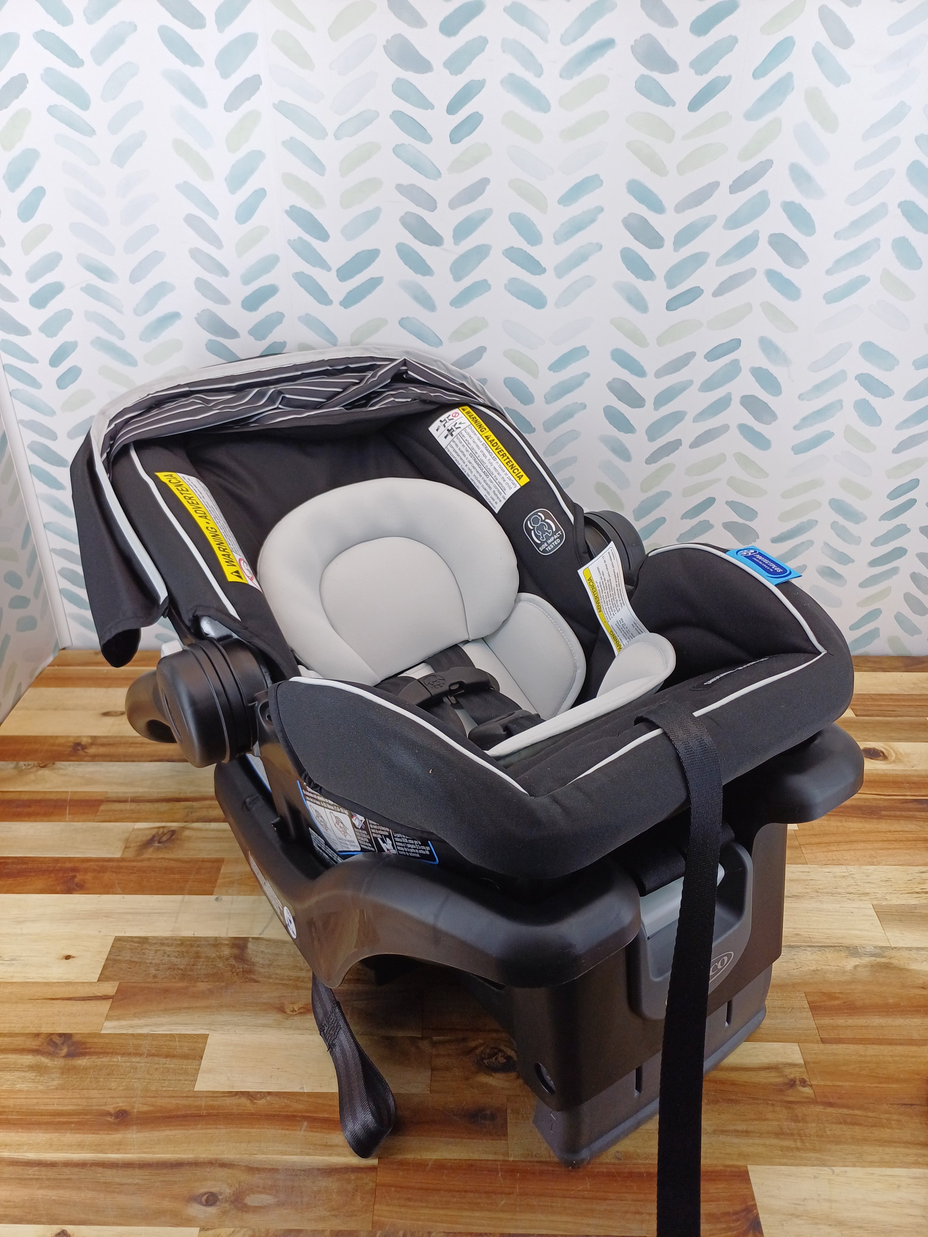 Graco SnugRide 35 Lite LX Infant Car Seat Studio