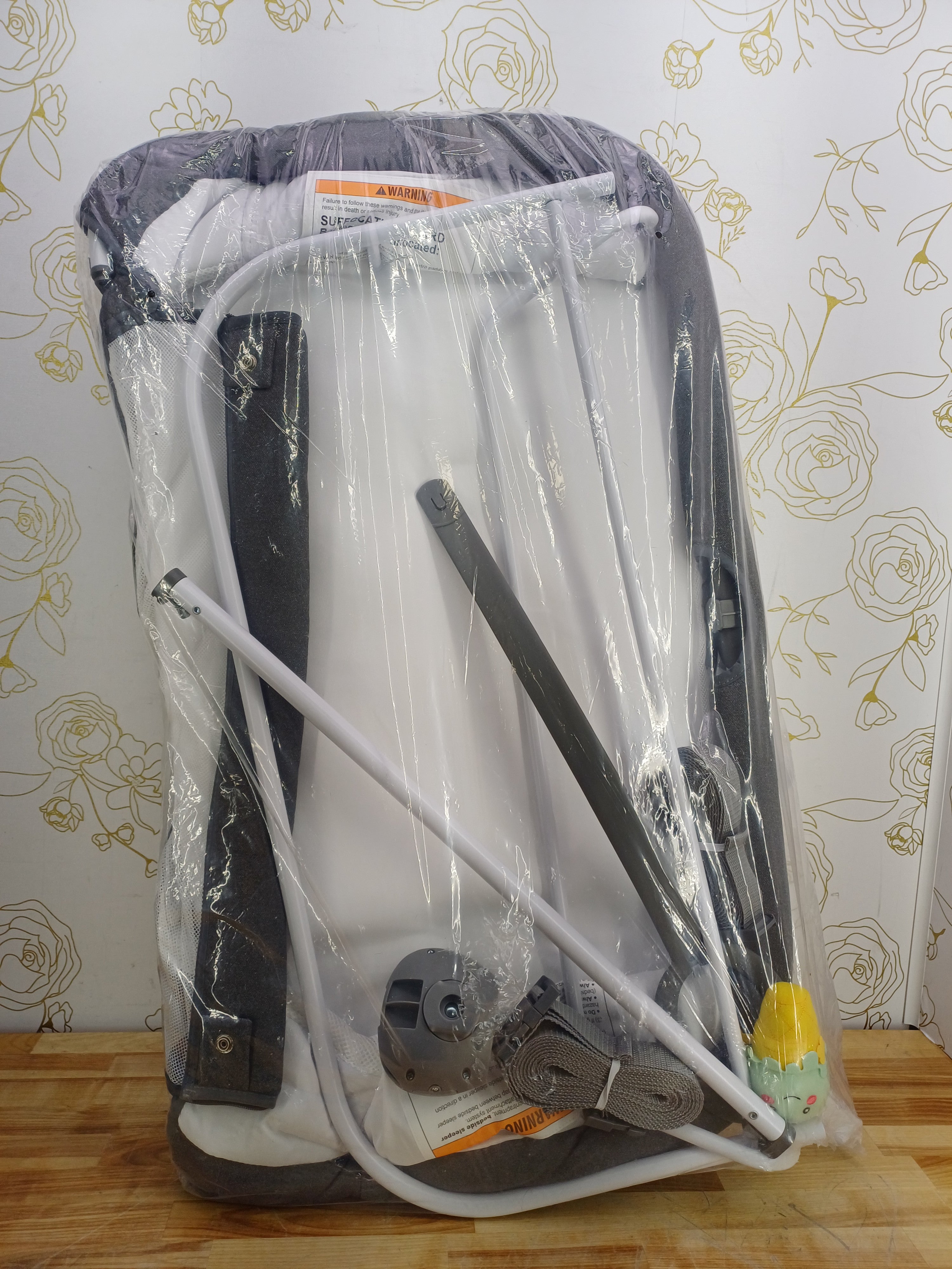 Yacul Baby Bassinet Bedside Sleeper with Music Box