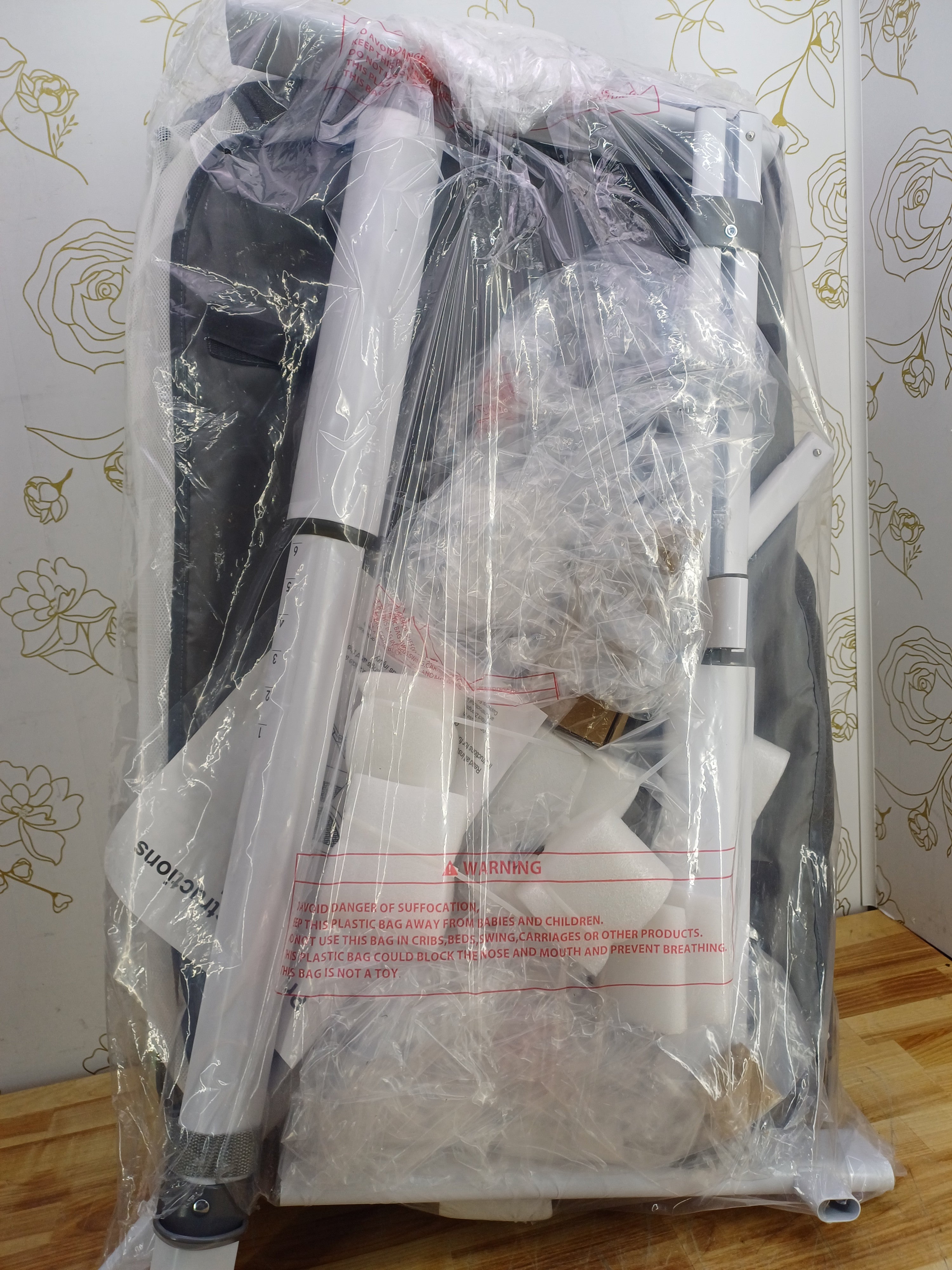 Yacul Baby Bassinet Bedside Sleeper with Music Box