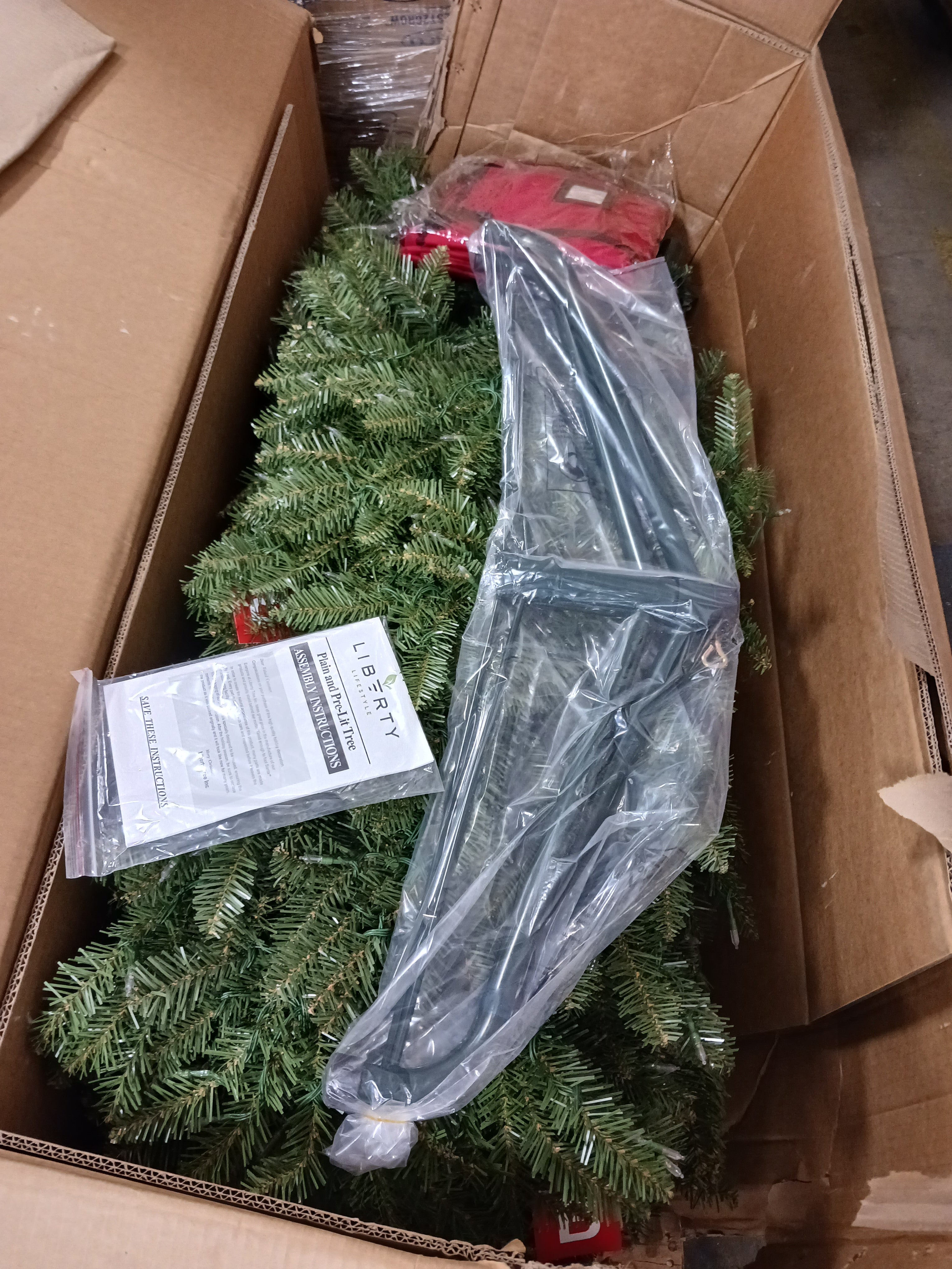 Liberty Lifestyle Christmas Tree 10 ft- Pre-Lit