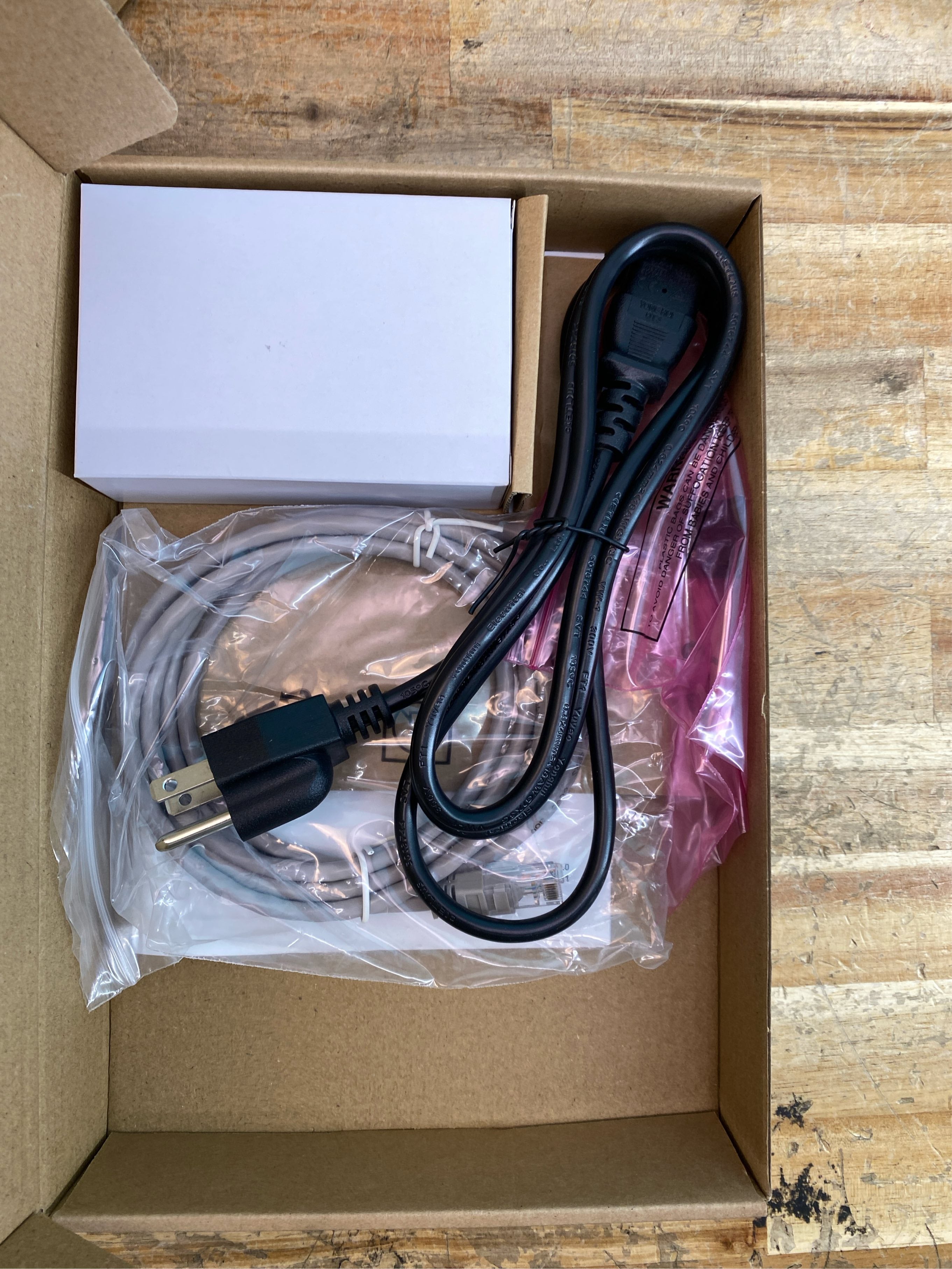 NV4108E-HS 4K 8CH POE NVR Pre-Installed 2TB Hard