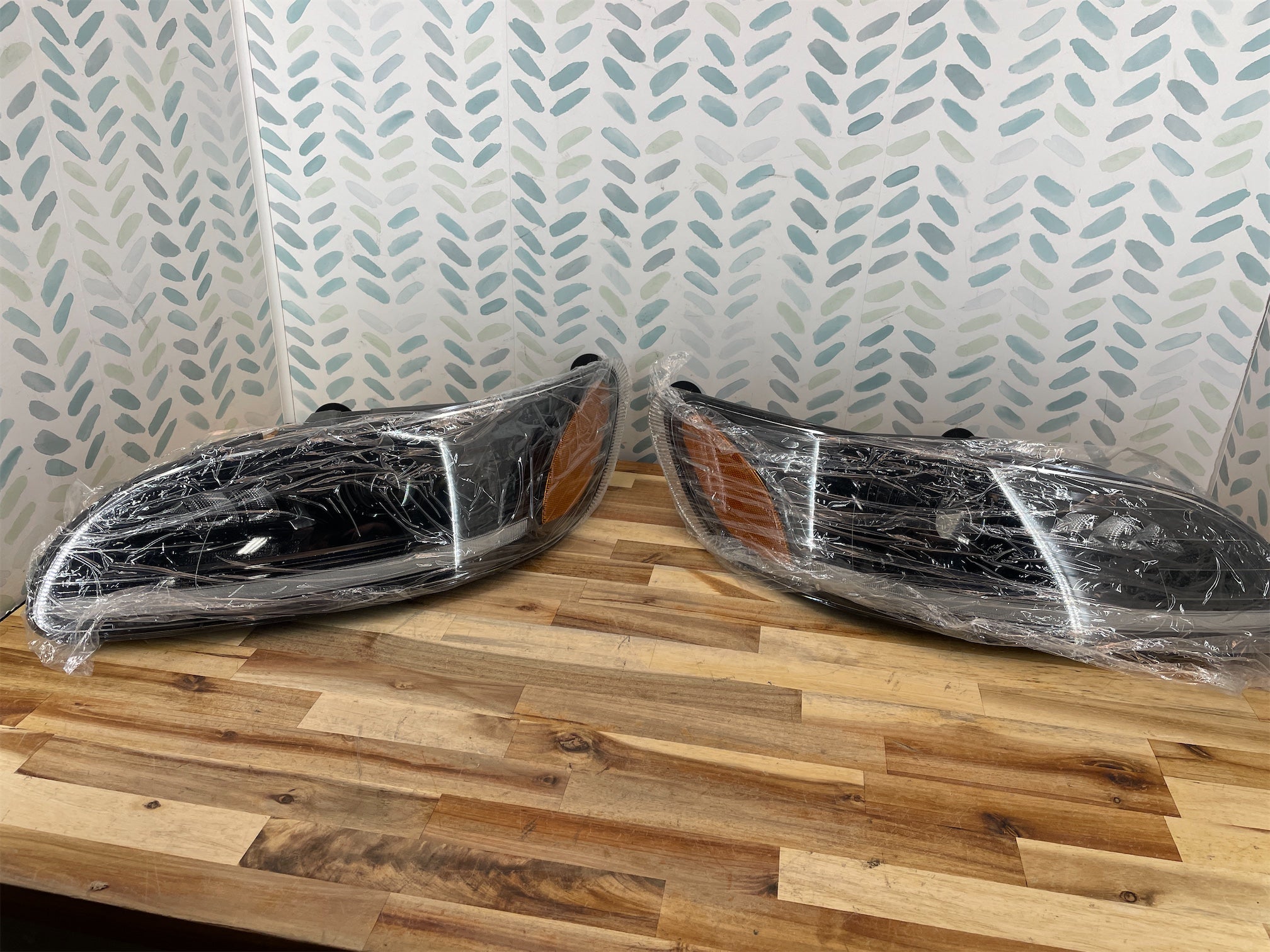 Headlights for Peterbilt 387 325 330 335 337 340