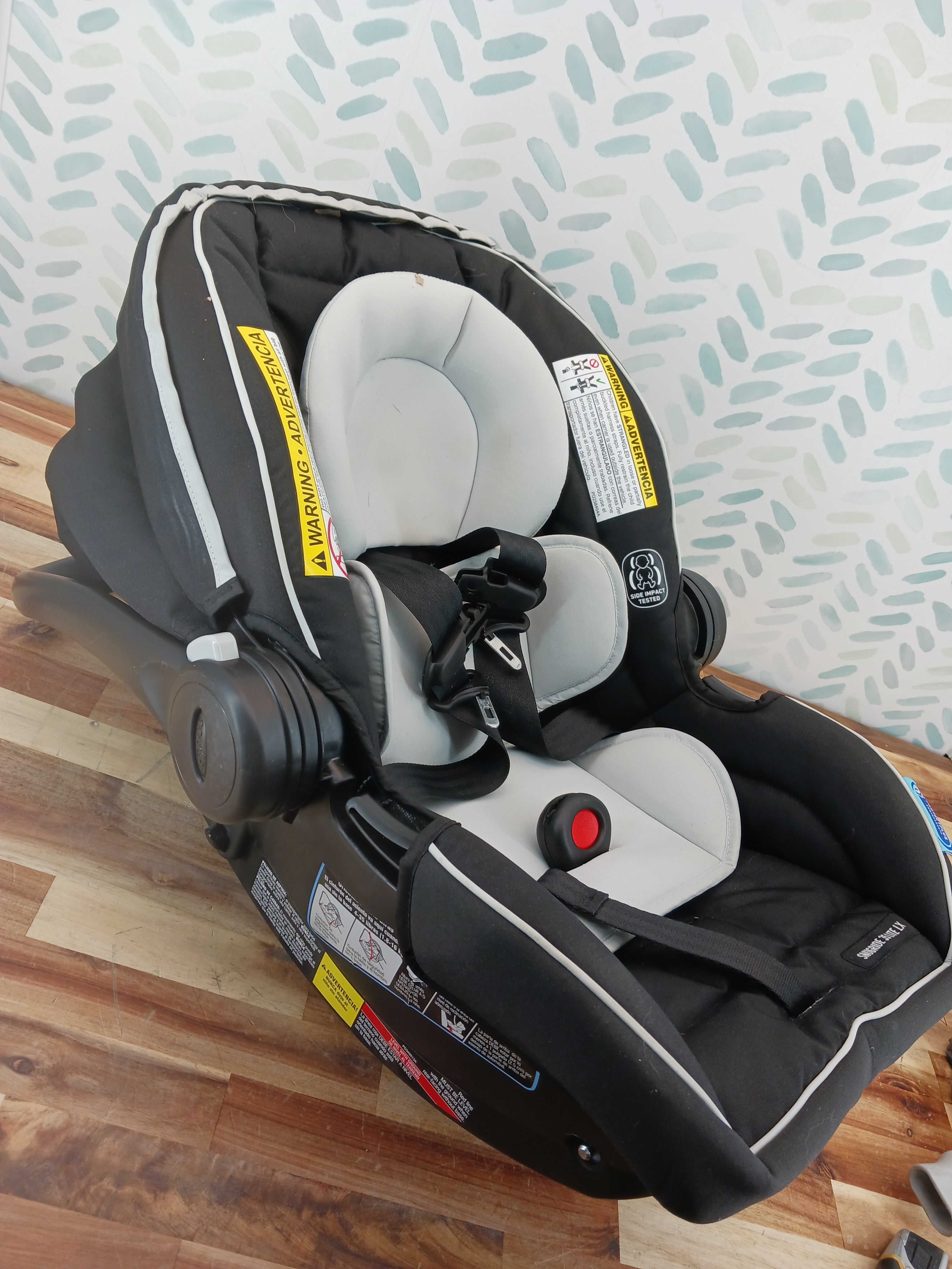 Graco SnugRide 35 Lite LX Infant Car Seat - Studio