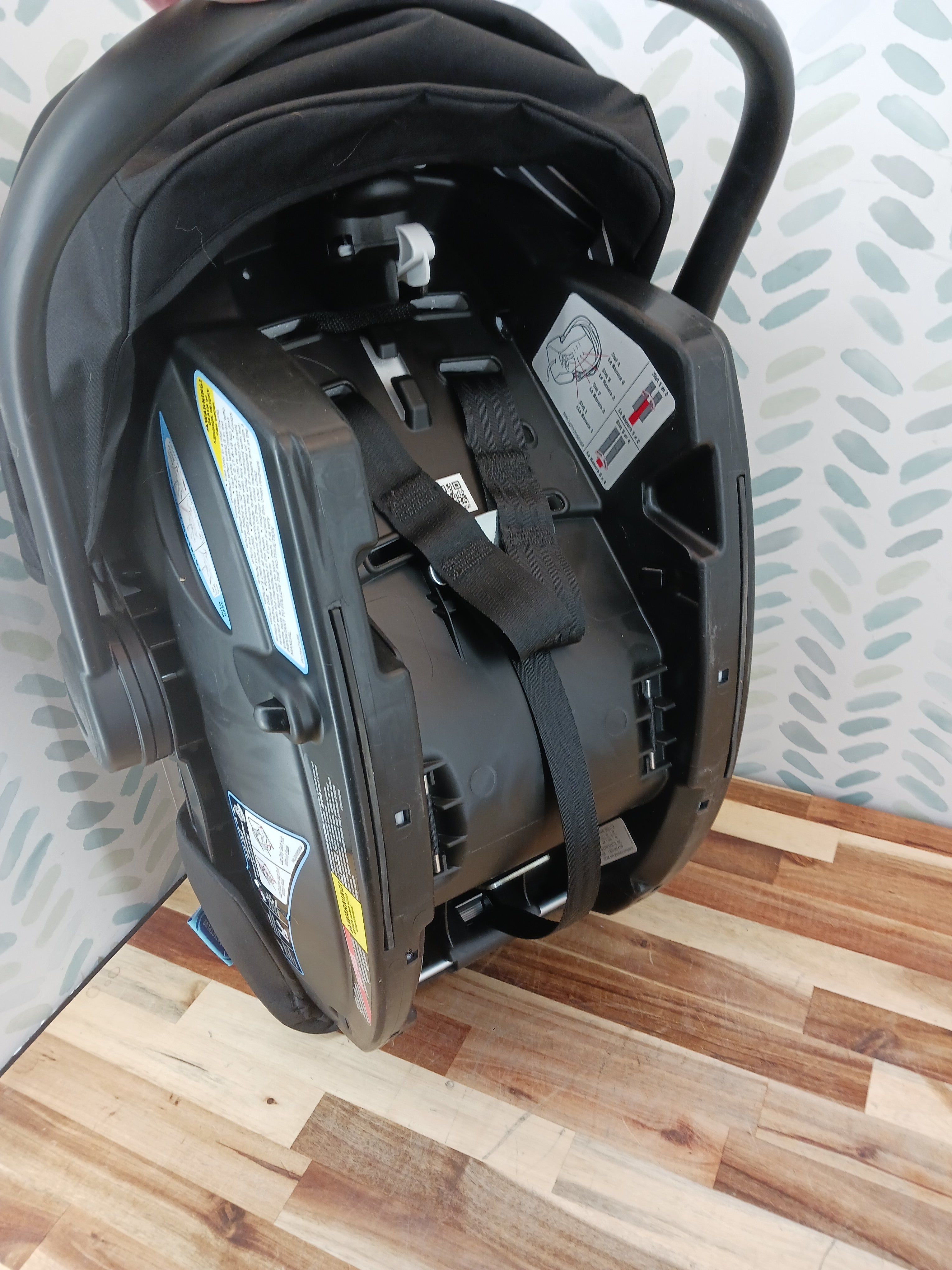 Graco SnugRide 35 Lite LX Infant Car Seat - Studio