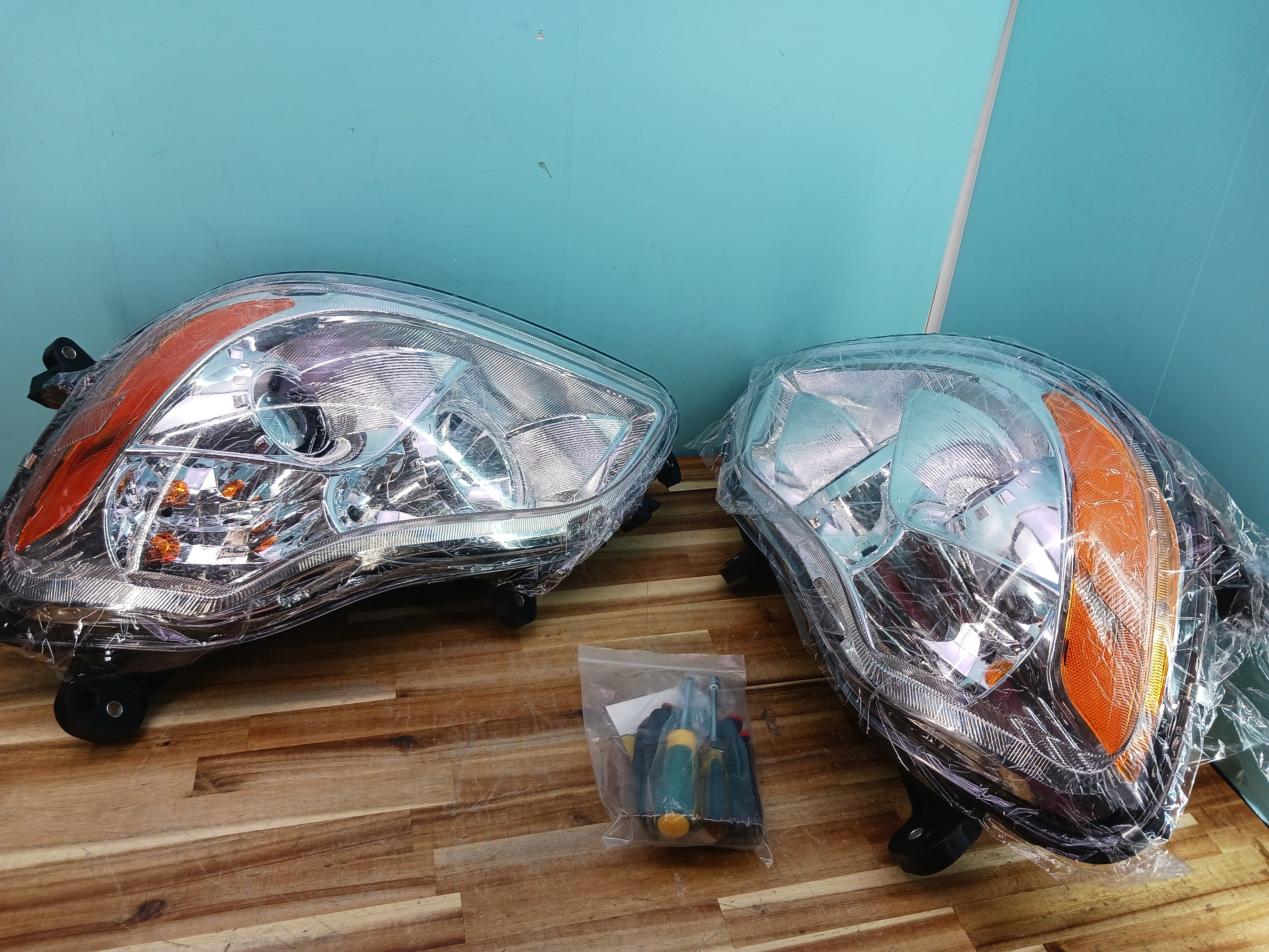 Gastokyle Kenworth T680 Headlights Headlamps (Left & Right)