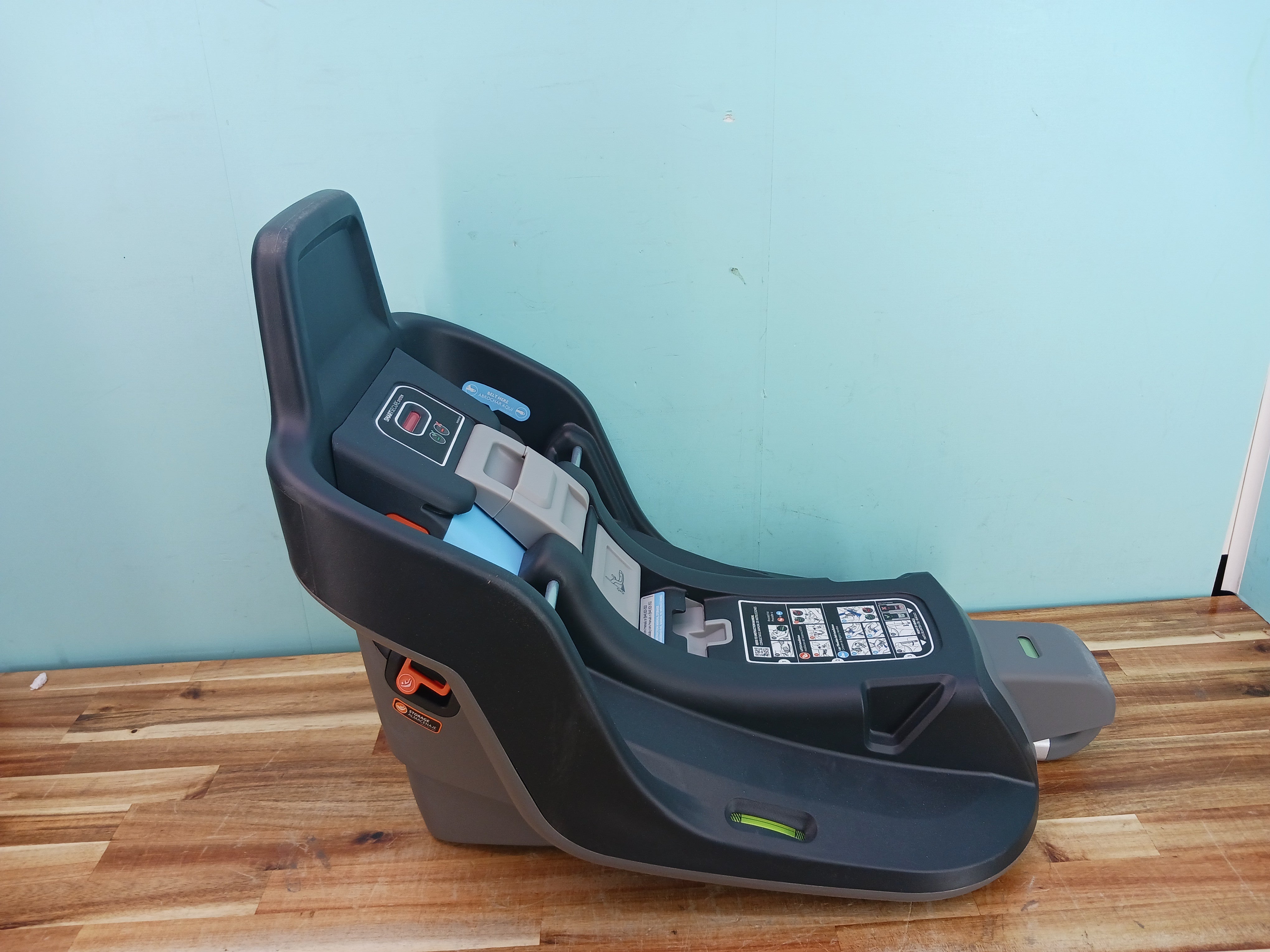 UPPAbaby Extra Mesa Max Car Seat Base/Compatible